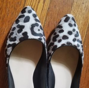 Grey/white leopard print speakup flats